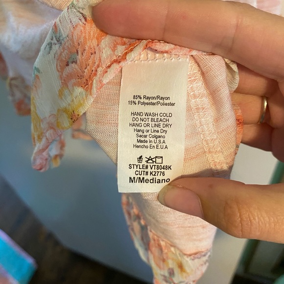 Pink floral hem maternity blouse - Picture 4 of 5